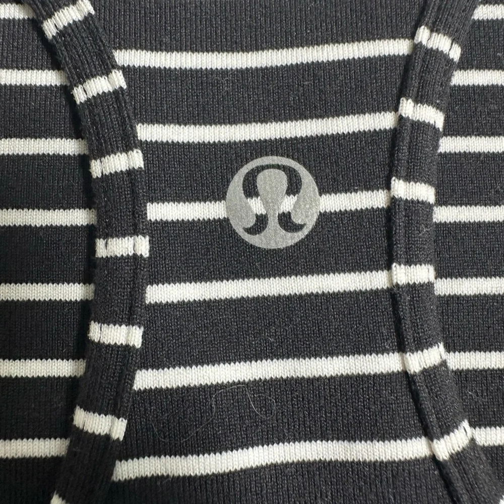 Lululemon Cool Racerback Parallel Stripe Black White p2p 12” approx size 4/6 - Picture 11 of 11